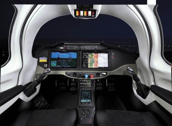 Навигационная система Garmin G2000 объединена с неплохим автопилотом, однако до автономного полёта Corvalis TTX далеко. Впрочем, производитель и не ставил перед собой такой задачи.