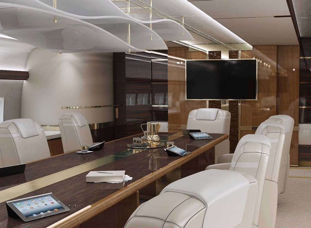 Boeing 747 VIP: летающий дворец | Или вот этот конференц-зал. Конференц-зал в воздухе — интересно, летят ли секретари на соседнем самолете?